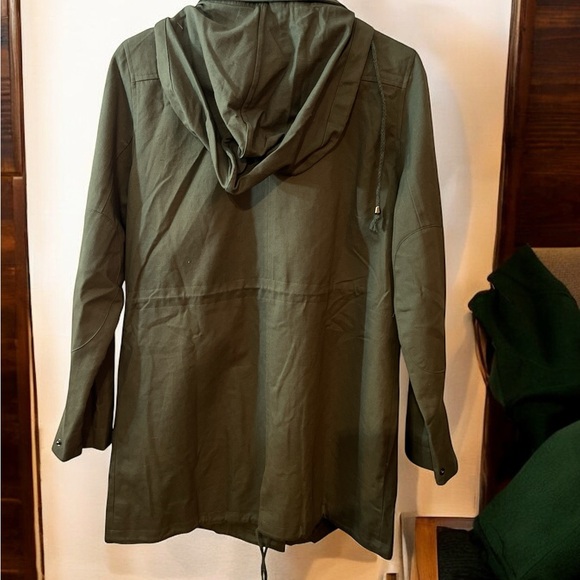 Army green brand new medium weight coat size Large - Picture 2 of 6